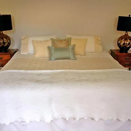 Chateau Sleeps 18 Pool Wifi Country house Castagnac